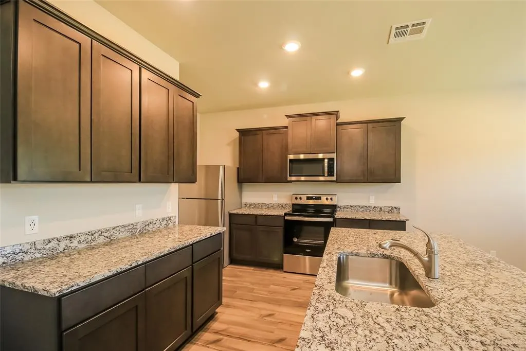 Photo 6 — 1607 Crimson Lake Boulevard, El Reno, OK 73036