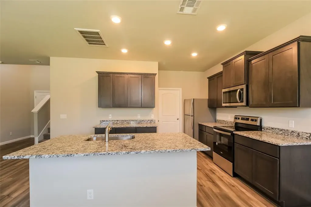 Photo 7 — 1607 Crimson Lake Boulevard, El Reno, OK 73036