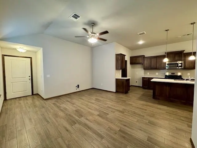 Photo 4 — 2404 Finesilver Lane, Oklahoma City, OK 73128