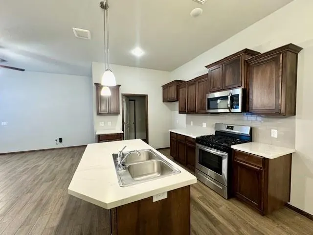 Photo 8 — 2404 Finesilver Lane, Oklahoma City, OK 73128