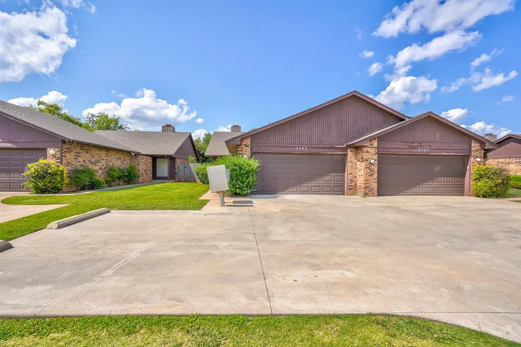 Front exterior — 2507 W Hefner Road, Oklahoma City, OK 73120