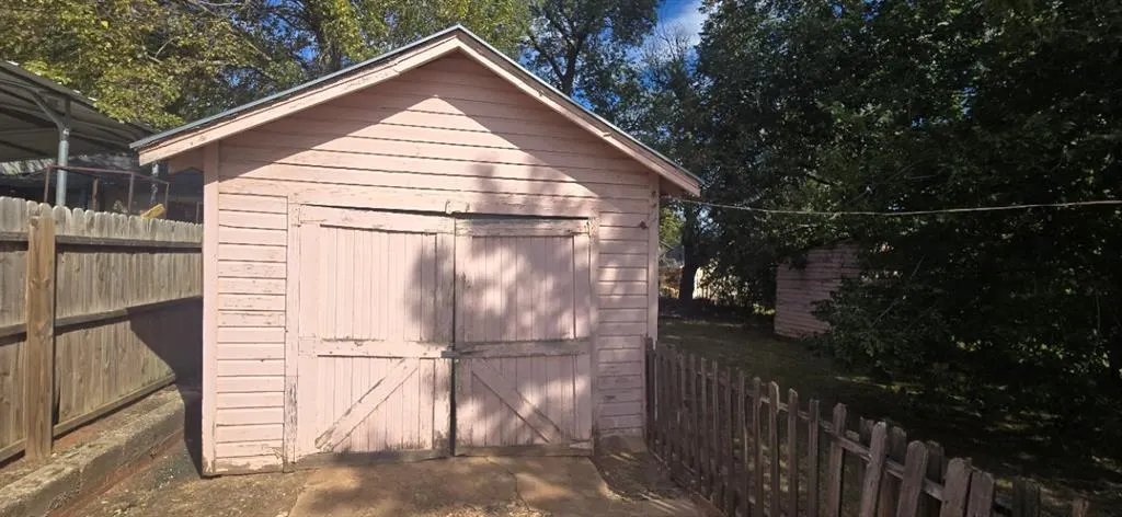 Photo 12 — 1521 NE 11th Street, Oklahoma City, OK 73117