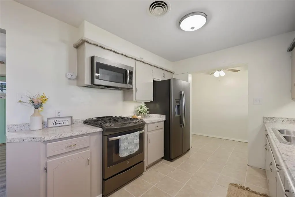 Photo 10 — 514 N Bell Drive, Crescent, OK 73028