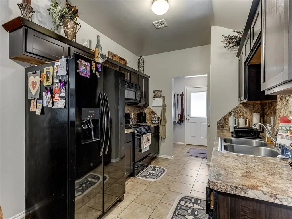 Photo 12 — 6133 Courtyards Court, Oklahoma City, OK 73149