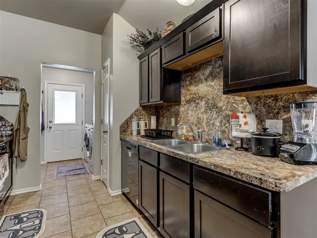 Photo 13 — 6133 Courtyards Court, Oklahoma City, OK 73149