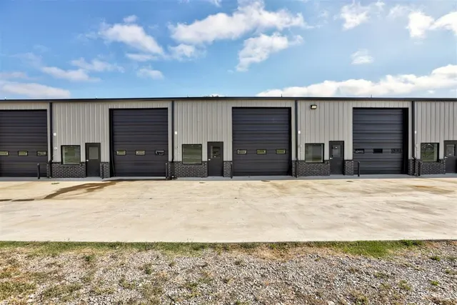 Photo 4 — 121 Airport Road, Goldsby, OK 73093
