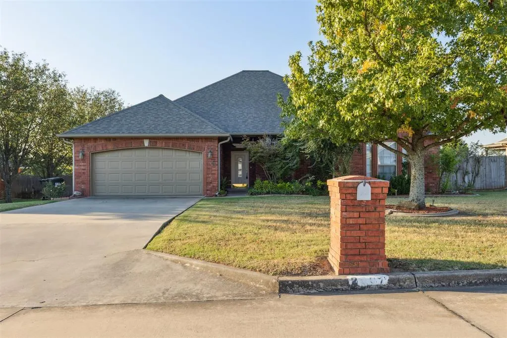 Front exterior — 2507 Eagle View Drive, Sulphur, OK 73086