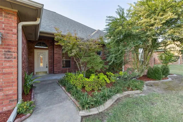 Photo 5 — 2507 Eagle View Drive, Sulphur, OK 73086