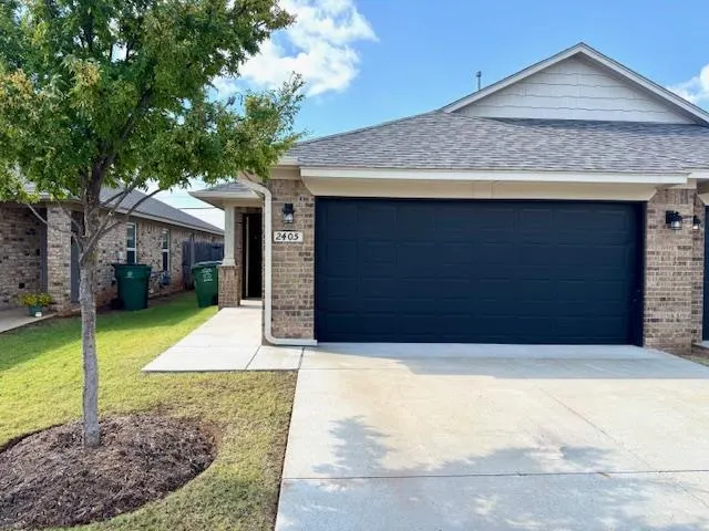 Photo 2 — 2405 Northcreek Lane, Oklahoma City, OK 73128