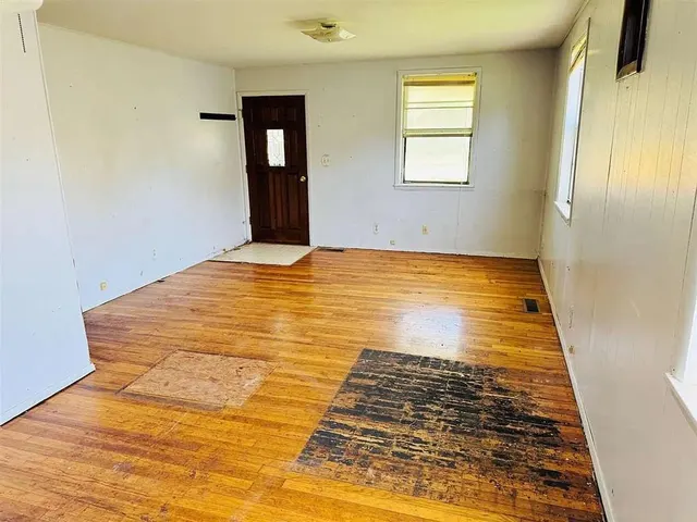 Photo 2 — 1208 Holly Street, Perry, OK 73077