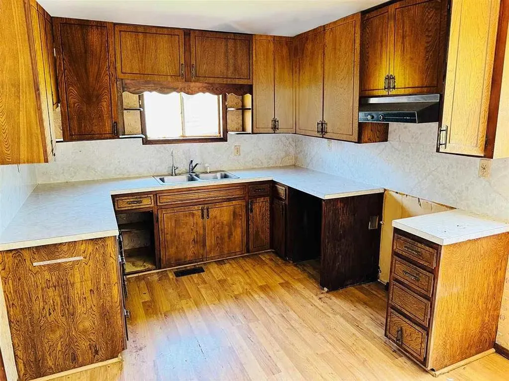 Photo 4 — 1208 Holly Street, Perry, OK 73077