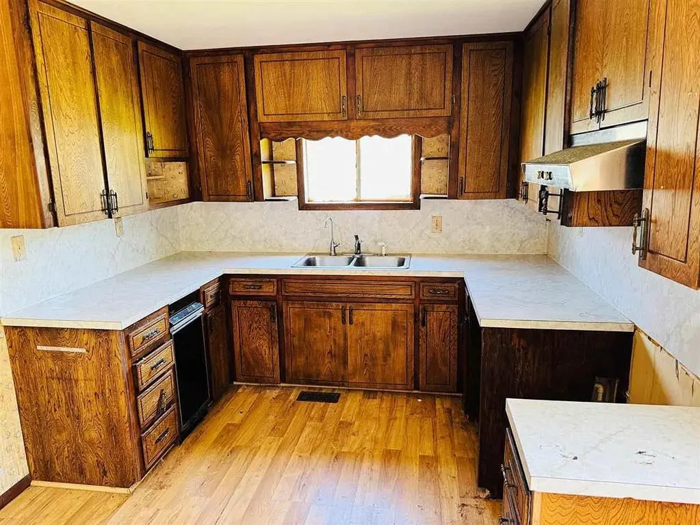 Photo 5 — 1208 Holly Street, Perry, OK 73077