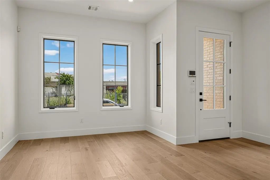 Photo 3 — 506 NE 2nd Streets, Oklahoma City, OK 73104