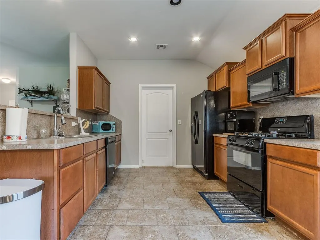 Photo 17 — 2000 Bradford Circle, Newcastle, OK 73065