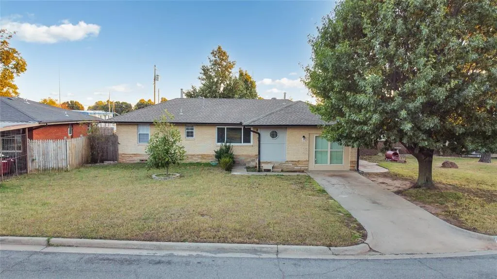 Front exterior — 4716 W Park Place, Oklahoma City, OK 73127