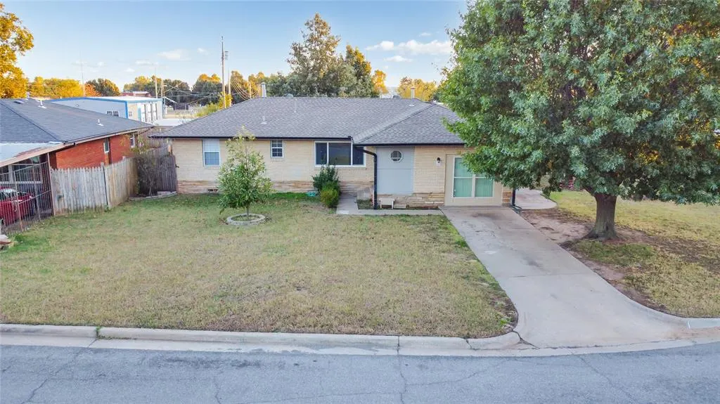 Photo 2 — 4716 W Park Place, Oklahoma City, OK 73127
