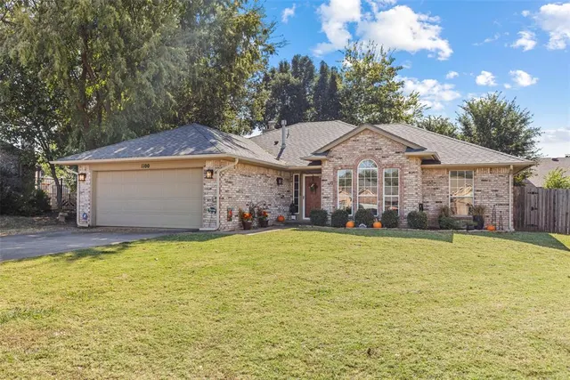 Photo 3 — 1100 Pruett Drive, Edmond, OK 73003