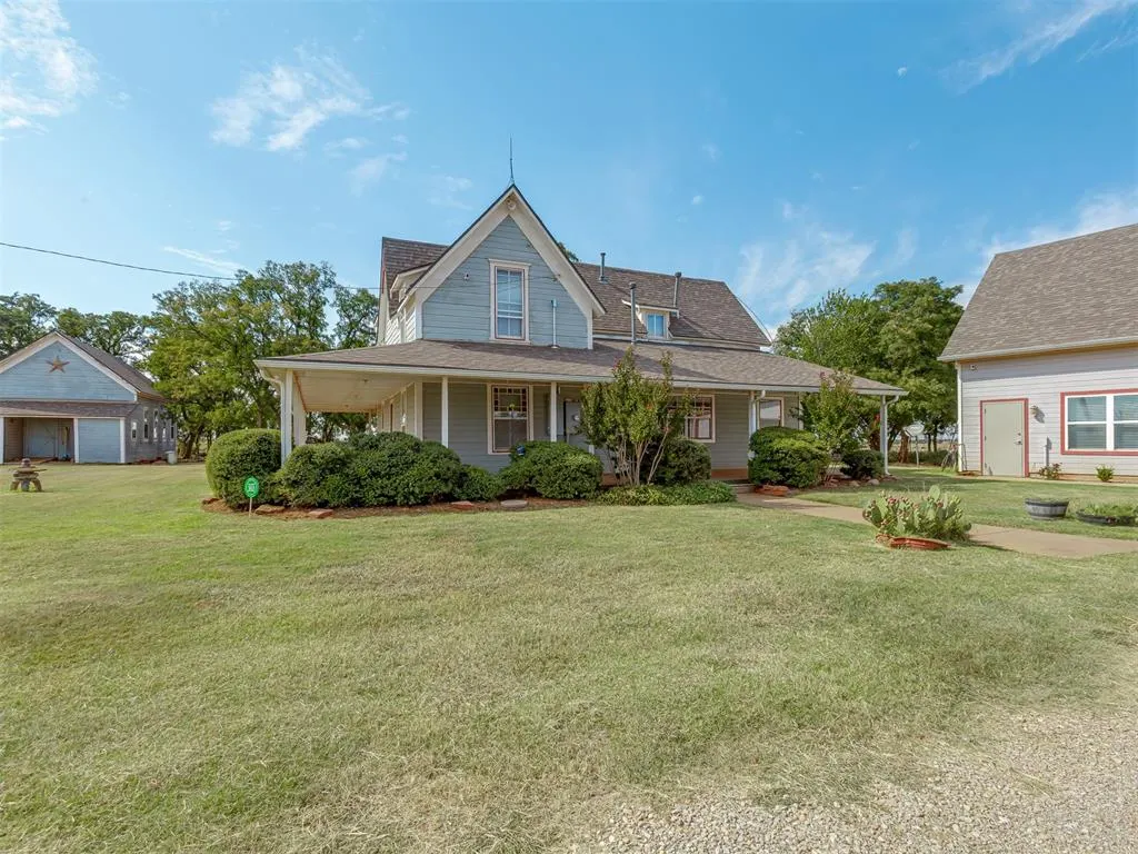 Photo 2 — 18562 W Simmons Road, Edmond, OK 73025