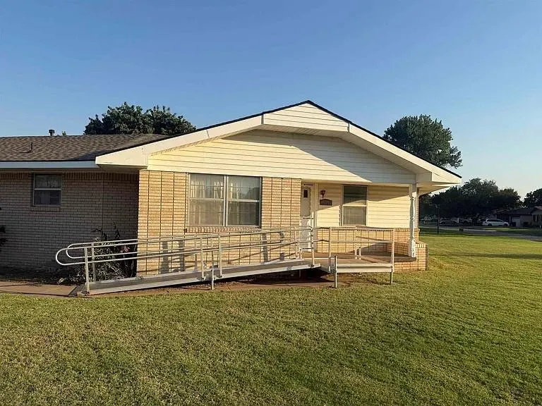 Photo 2 — 844 Mimosa Drive, Watonga, OK 73772