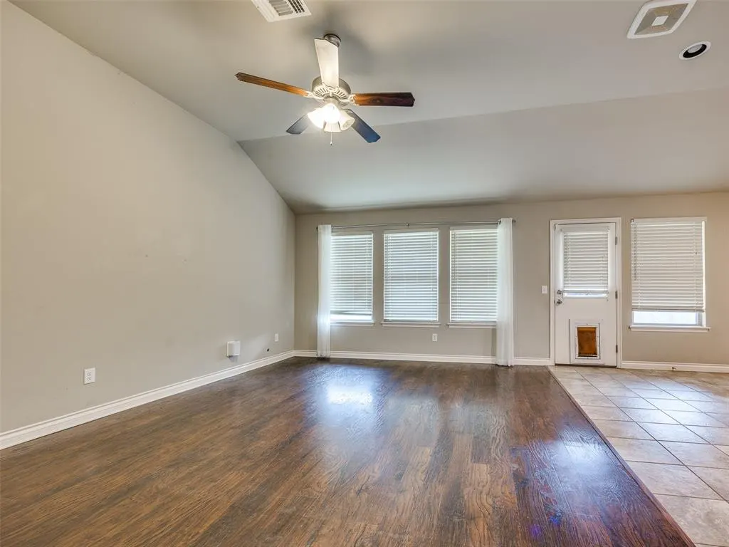 Photo 9 — 9504 SW 29 Terrace, Oklahoma City, OK 73128