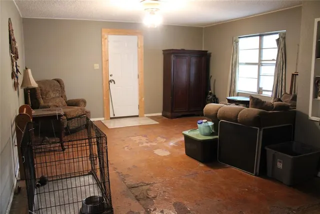 Photo 3 — 200 E Juanita Street, Wynnewood, OK 73098
