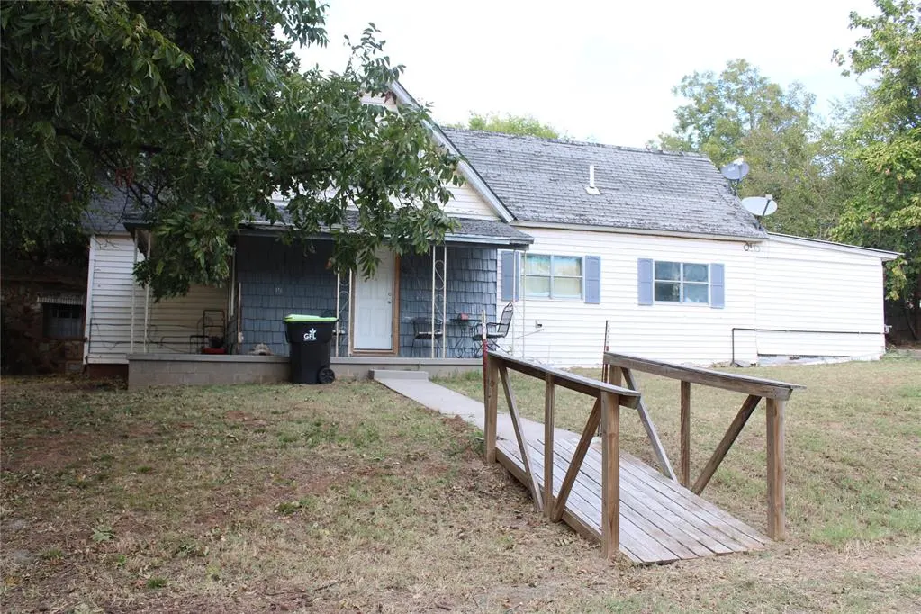 Photo 10 — 200 E Juanita Street, Wynnewood, OK 73098