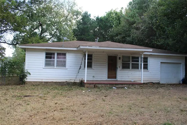 Photo 3 — 605 E Jennings Street, Wynnewood, OK 73098