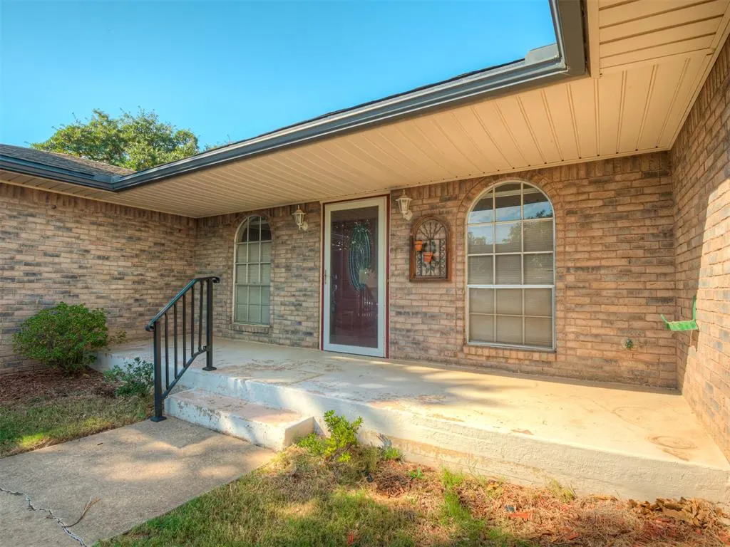Photo 3 — 2903 Del Casa Circle, Midwest City, OK 73110