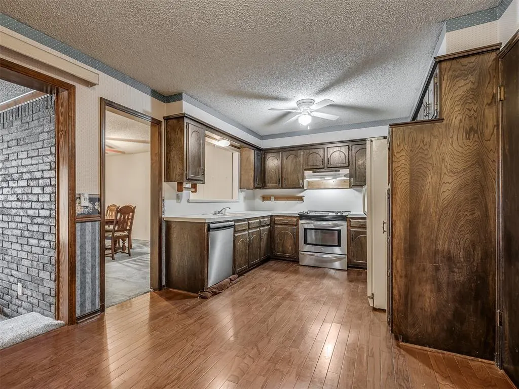 Photo 9 — 2903 Del Casa Circle, Midwest City, OK 73110