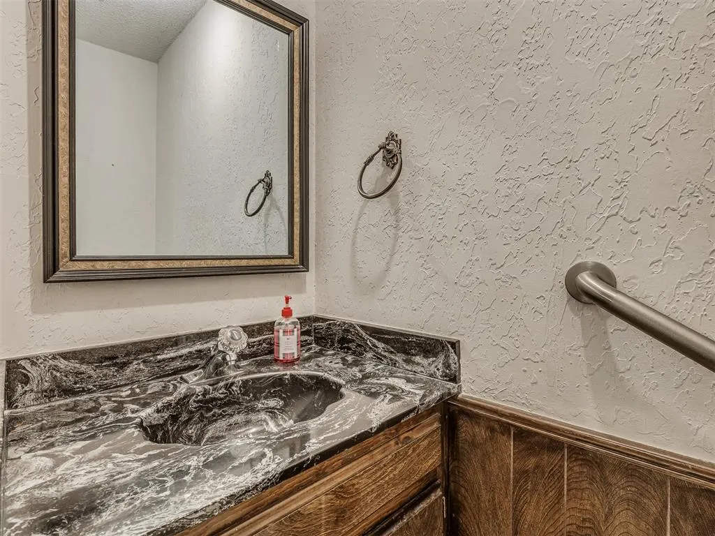 Photo 19 — 2903 Del Casa Circle, Midwest City, OK 73110