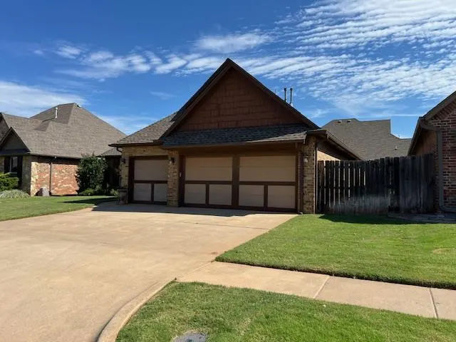 Photo 3 — 19504 Fieldshire Drive, Edmond, OK 73012