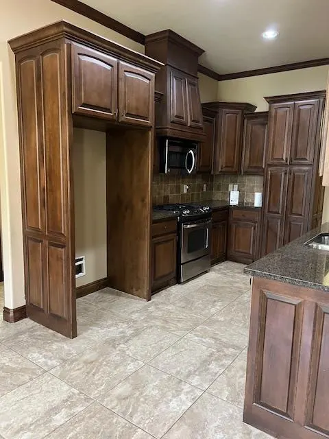 Photo 10 — 19504 Fieldshire Drive, Edmond, OK 73012