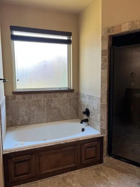 Photo 17 — 19504 Fieldshire Drive, Edmond, OK 73012