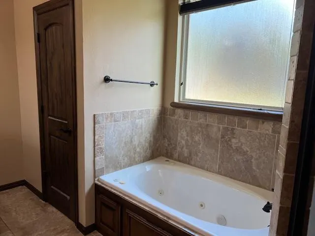 Photo 19 — 19504 Fieldshire Drive, Edmond, OK 73012