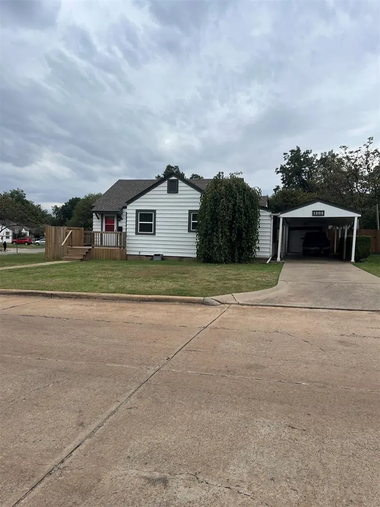 Photo 2 — 1202 NW Oak Avenue, Lawton, OK 73507