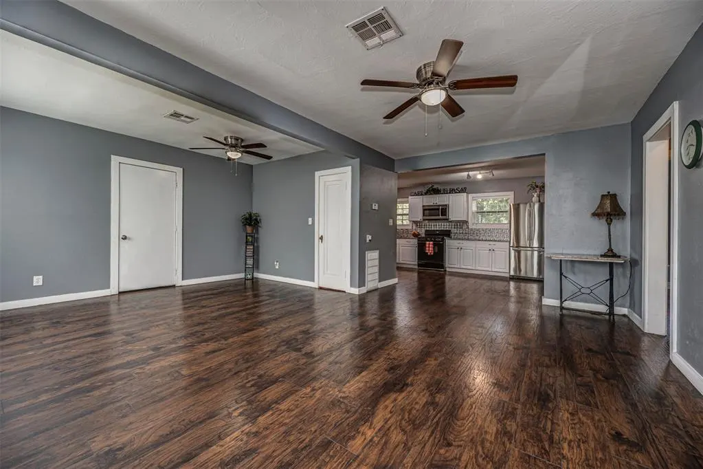 Photo 3 — 5821 NW 51st Street, Warr Acres, OK 73122
