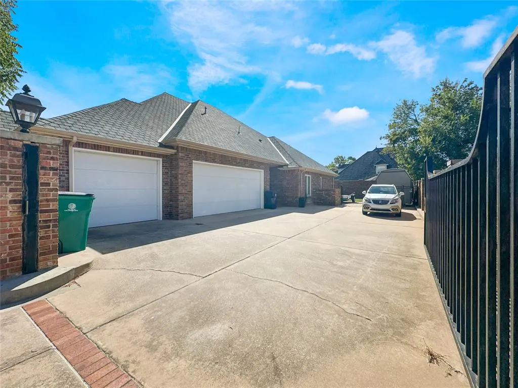 Photo 4 — 2116 Dansmere Avenue, Oklahoma City, OK 73170