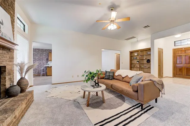 Photo 2 — 1712 Victoria Drive, Edmond, OK 73003