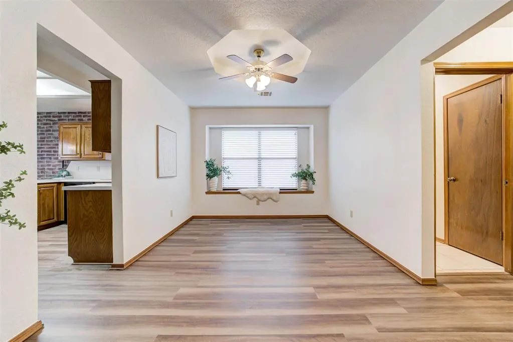 Photo 10 — 1712 Victoria Drive, Edmond, OK 73003