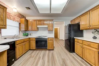 Sold home at 1712 Victoria Drive