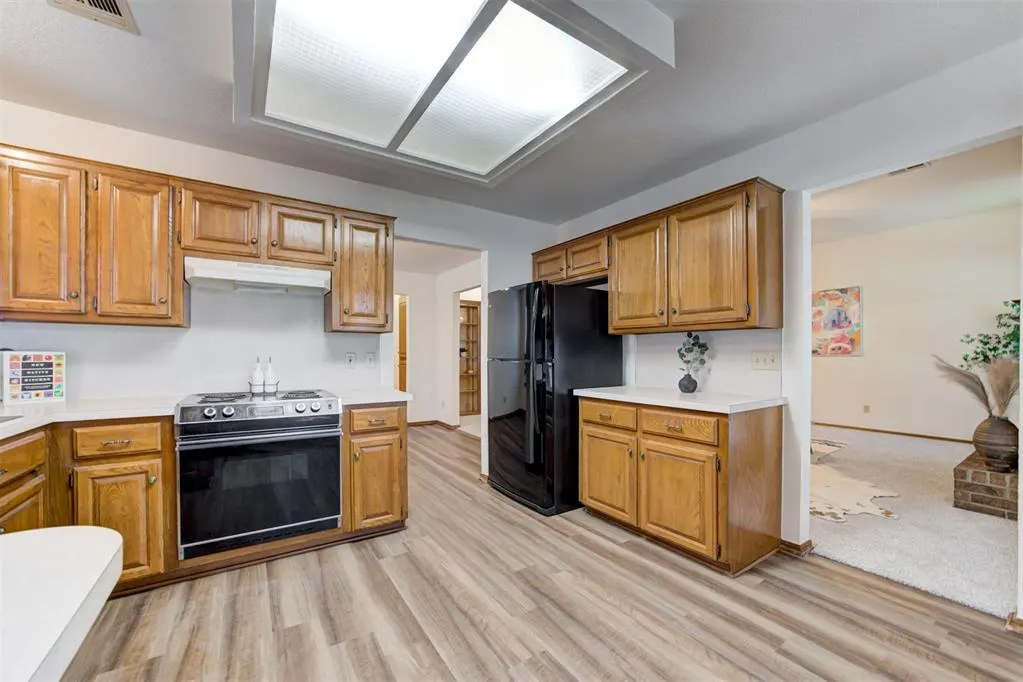 Photo 15 — 1712 Victoria Drive, Edmond, OK 73003