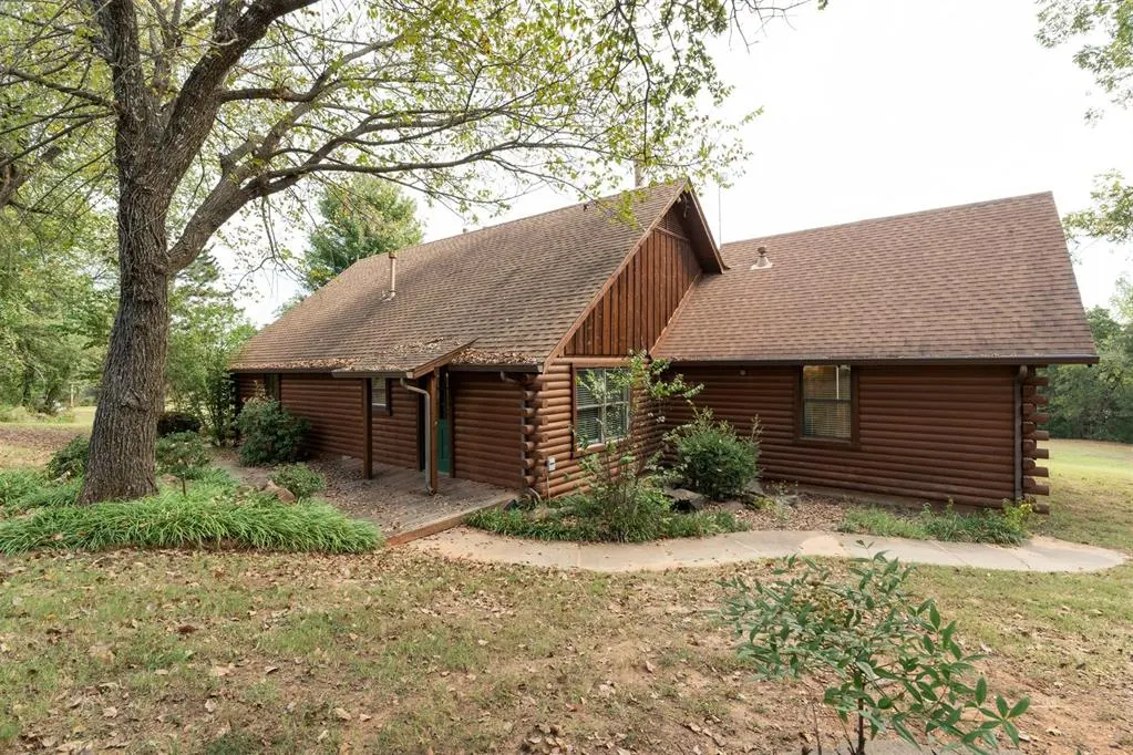 Photo 2 — 22105 E Memorial Road, Luther, OK 73054