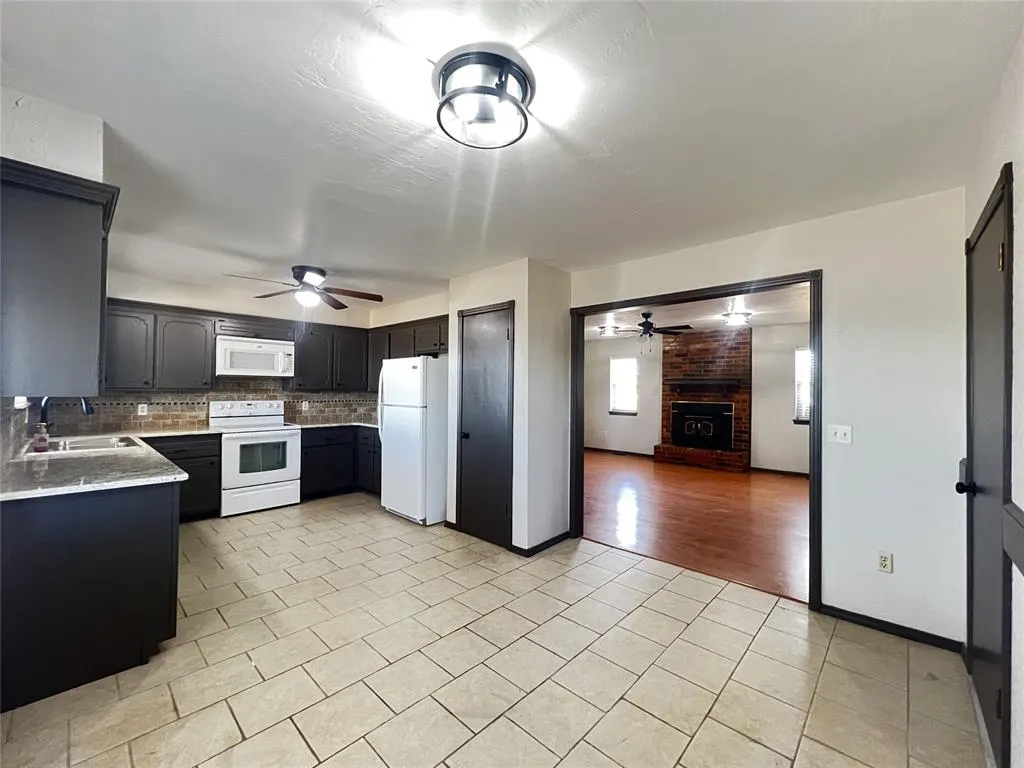 Photo 8 — 819 N Crystal Lane, Tuttle, OK 73089