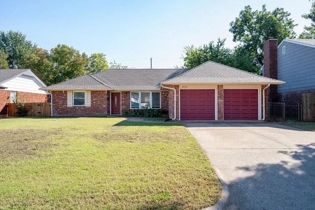 Front exterior — 2524 NW 116th Street, Oklahoma City, OK 73120
