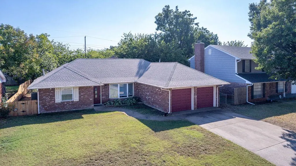 Photo 2 — 2524 NW 116th Street, Oklahoma City, OK 73120