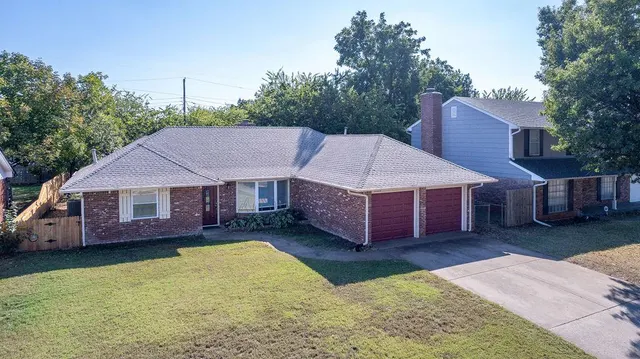 Photo 2 — 2524 NW 116th Street, Oklahoma City, OK 73120