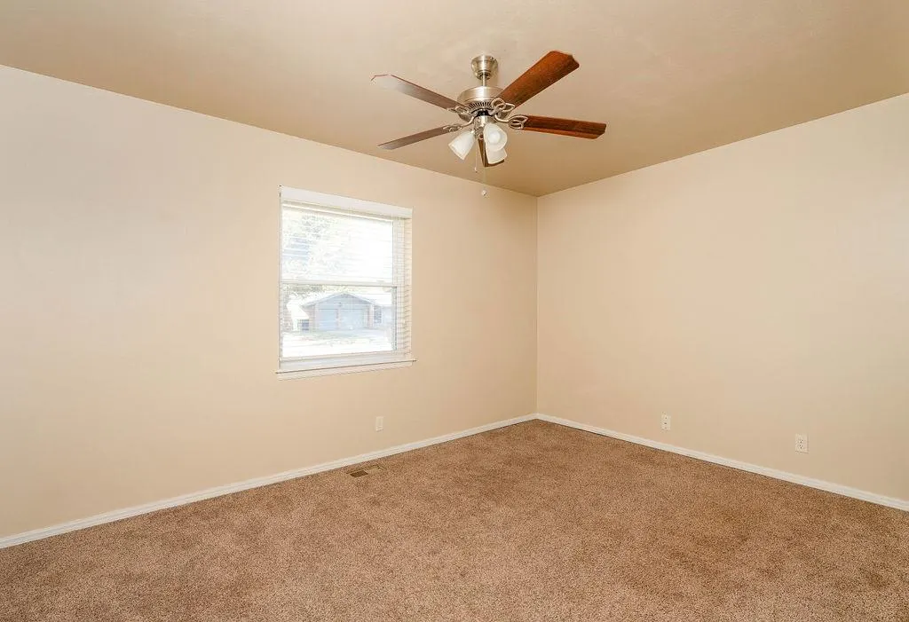 Photo 15 — 2524 NW 116th Street, Oklahoma City, OK 73120