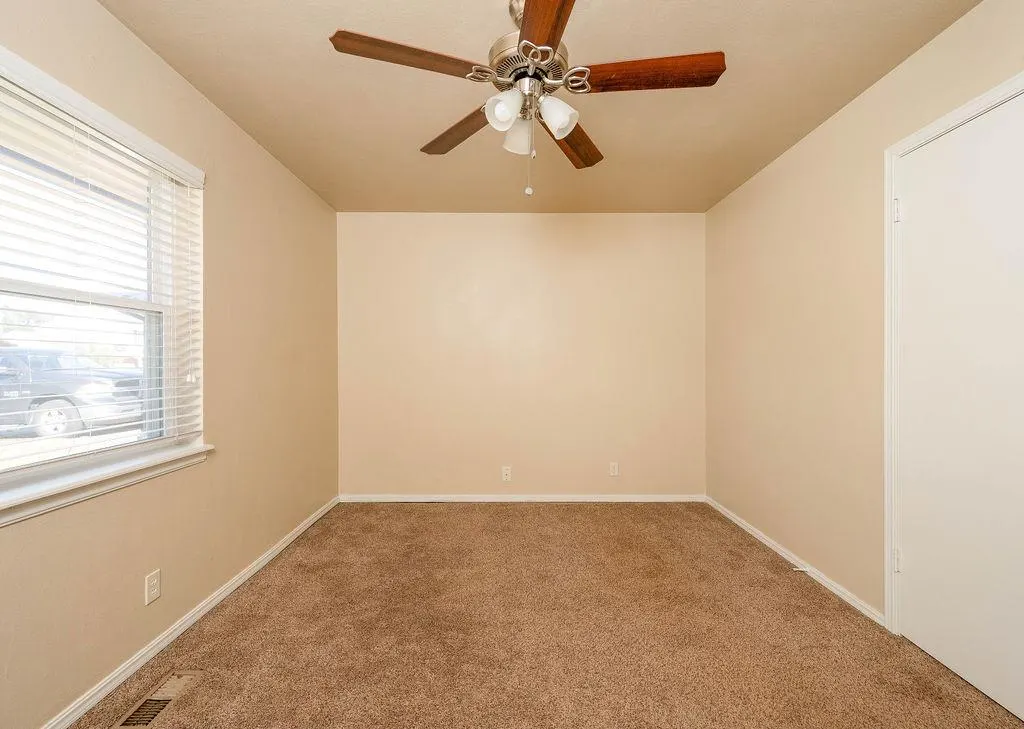 Photo 16 — 2524 NW 116th Street, Oklahoma City, OK 73120