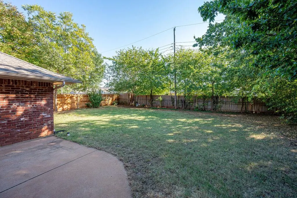 Photo 32 — 2524 NW 116th Street, Oklahoma City, OK 73120