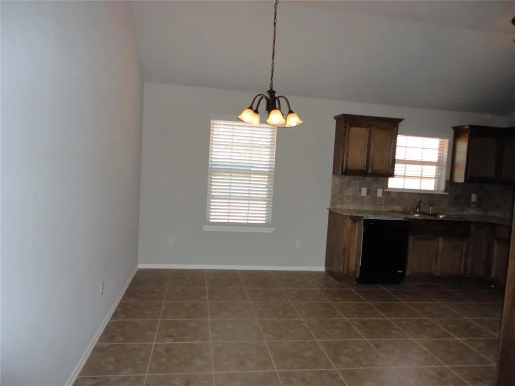 Photo 4 — 5802 Clearwater Drive, Oklahoma City, OK 73179
